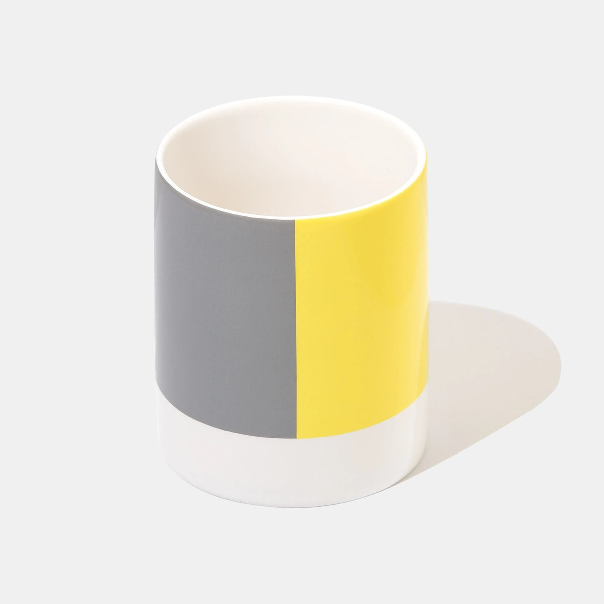 PANTONE MUG Illuminating 13-0647 & Ultimategray 17-5104 COY21 in Gift Box